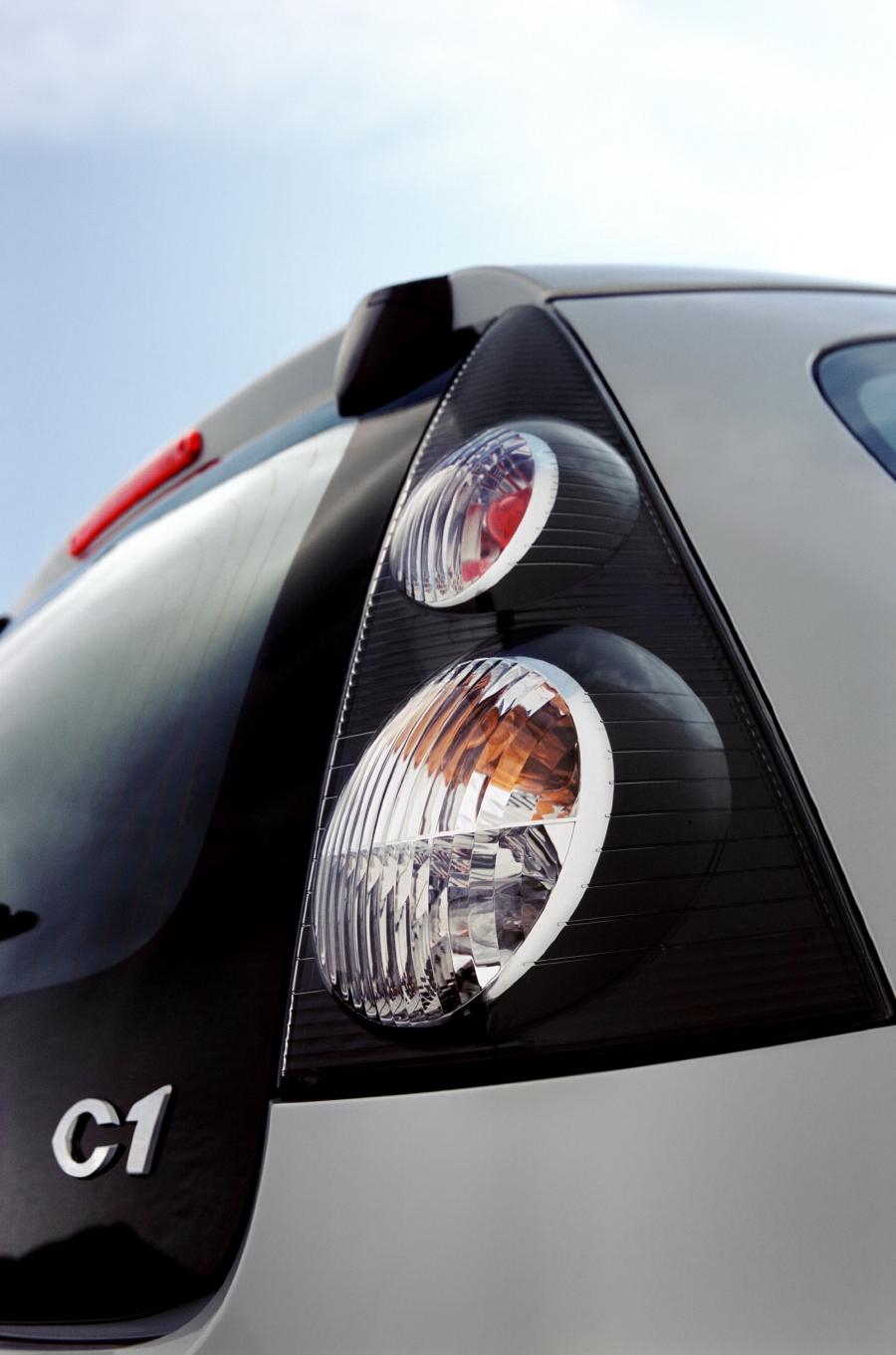  Citroen C1 2001 года  (фото 71 из 74)